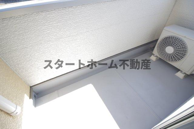 バルコニー　開放的で明るい空間を演出してくれるバルコニーです