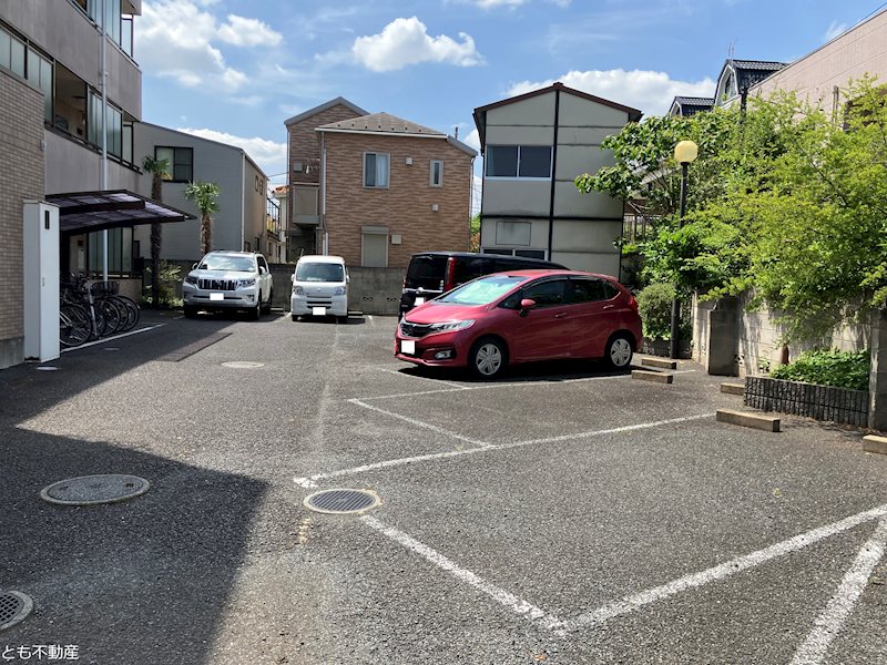 駐車場　★敷地内駐車場・駐輪場有★
