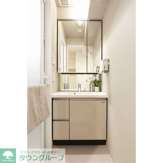 洗面設備　家具・調度品等は実際の賃貸住戸には含まれておりません。