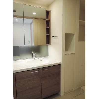 洗面設備　※写真は同タイプ住戸です。