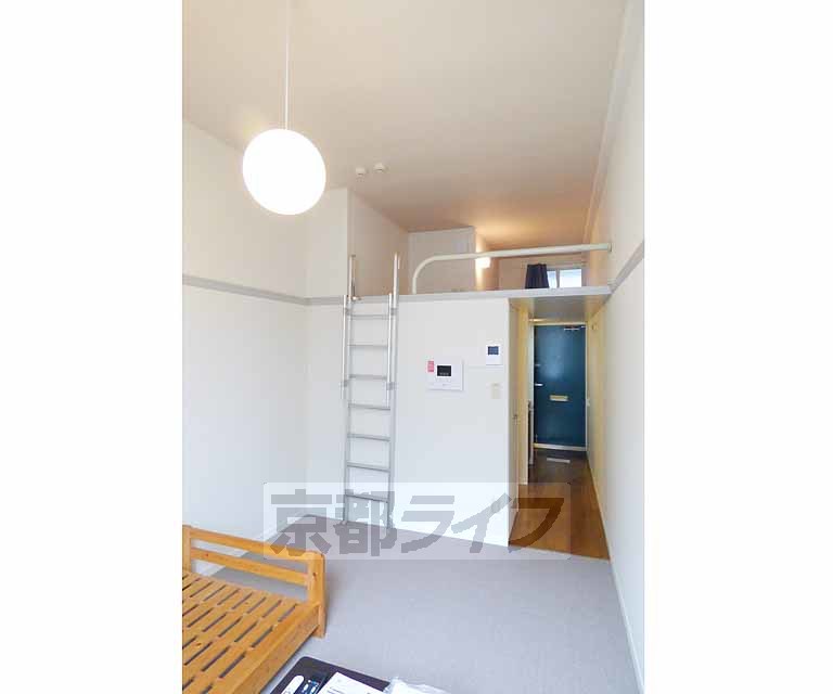 居室・リビング　落ち着いた雰囲気のお部屋です