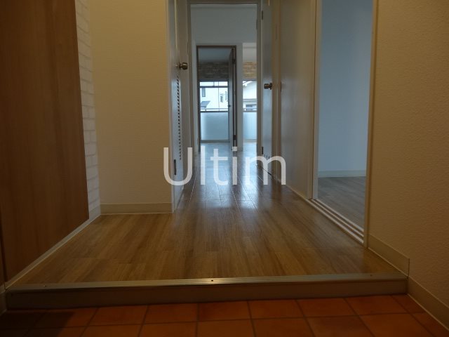 玄関　別部屋のお写真です。ご参考までに！