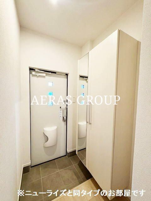 玄関　※同仕様タイプ部屋参考写真