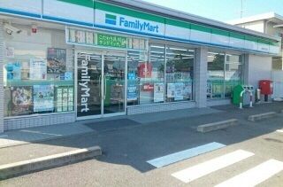 コンビニ　ファミリーマート福島医王寺前店（コンビニ）まで700m