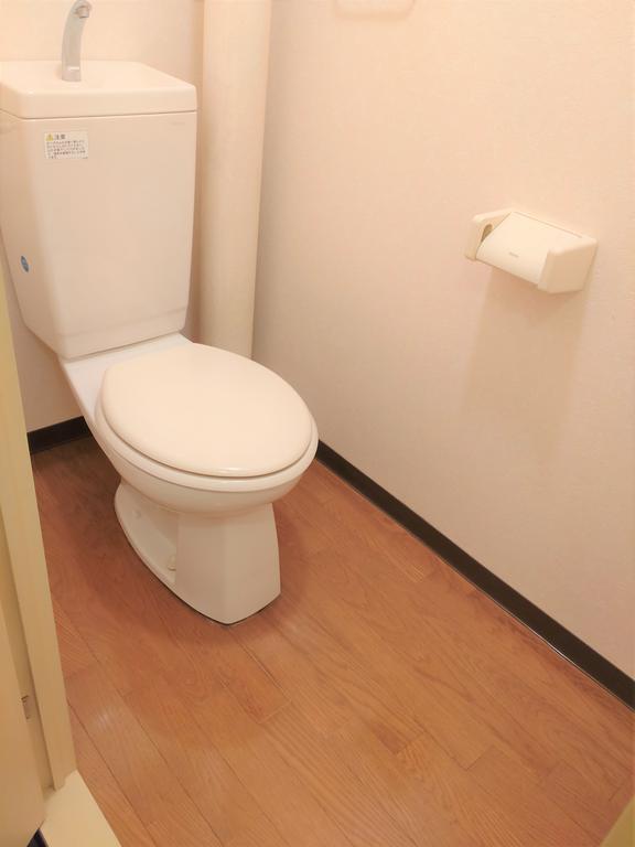 トイレ　温水洗浄便座、新品設置いたします。