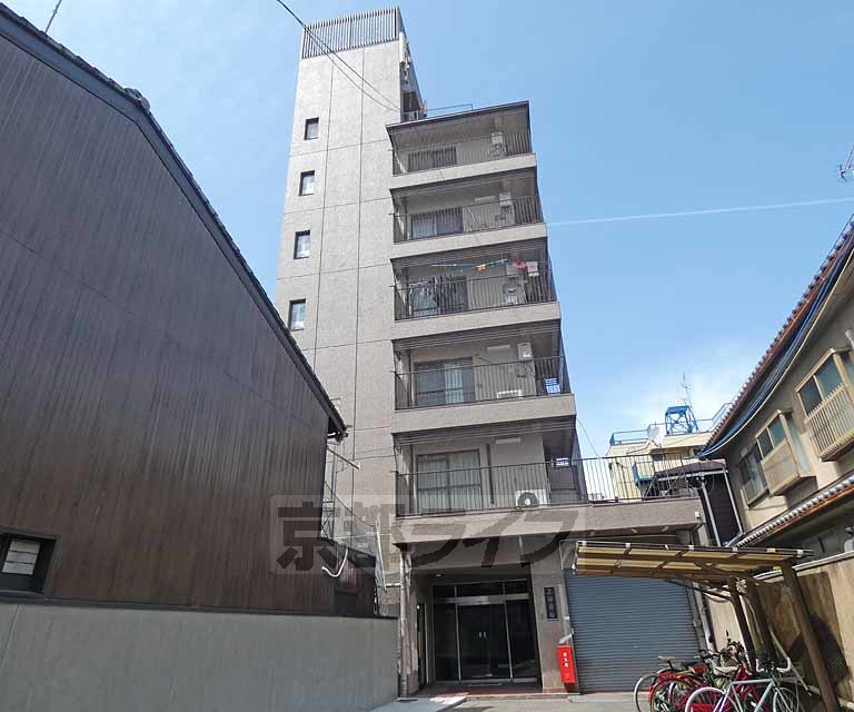 京都市東山区古西町のマンションの建物外観