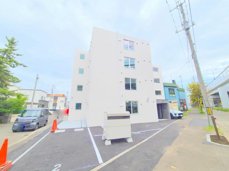 札幌市北区北三十三条西のマンションの建物外観