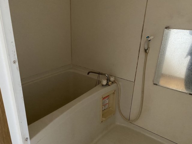 バス・シャワールーム　落ち着いた空間のお風呂です