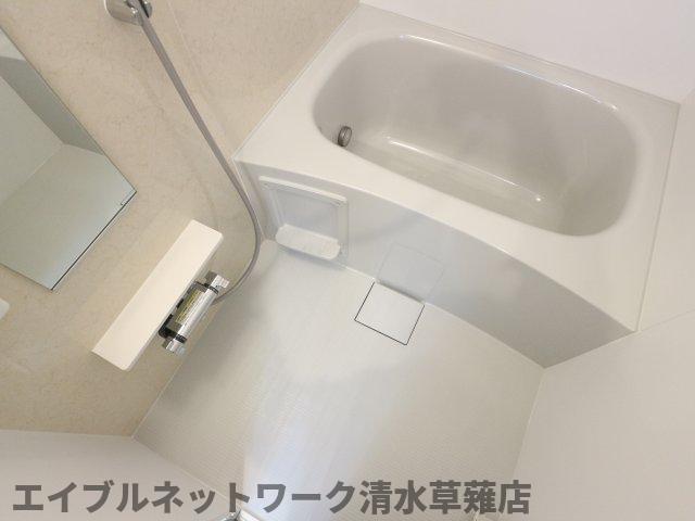 バス・シャワールーム　落ち着いた空間のお風呂です