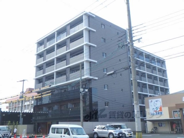 京都市右京区西院安塚町のマンションの建物外観