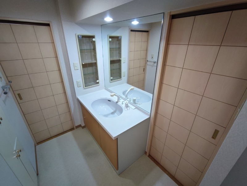 【札幌市北区麻生町のマンションの洗面設備】