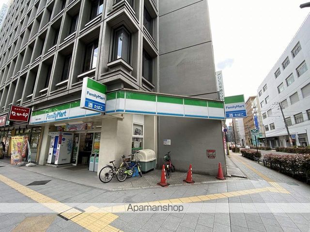 コンビニ　ファミリーマート（コンビニ）まで519m