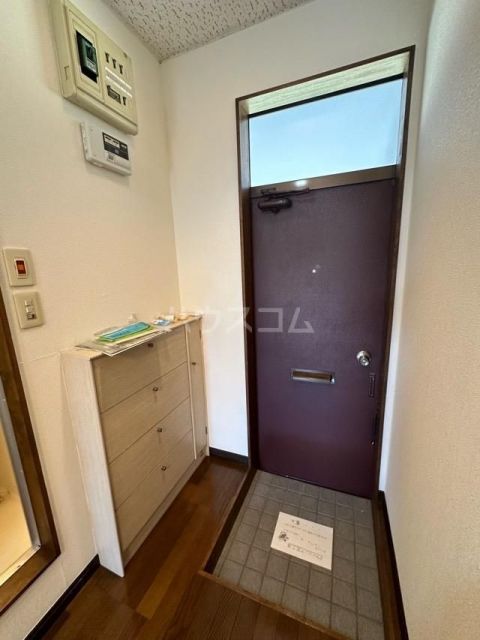 【沼津市青野のアパートの玄関】