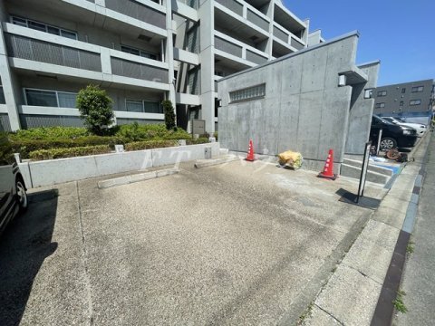 【アリソ東船橋の駐車場】