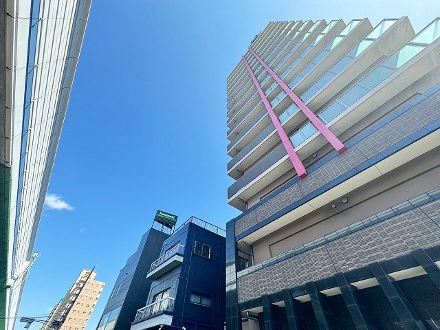 【神戸市兵庫区西宮内町のマンションの建物外観】