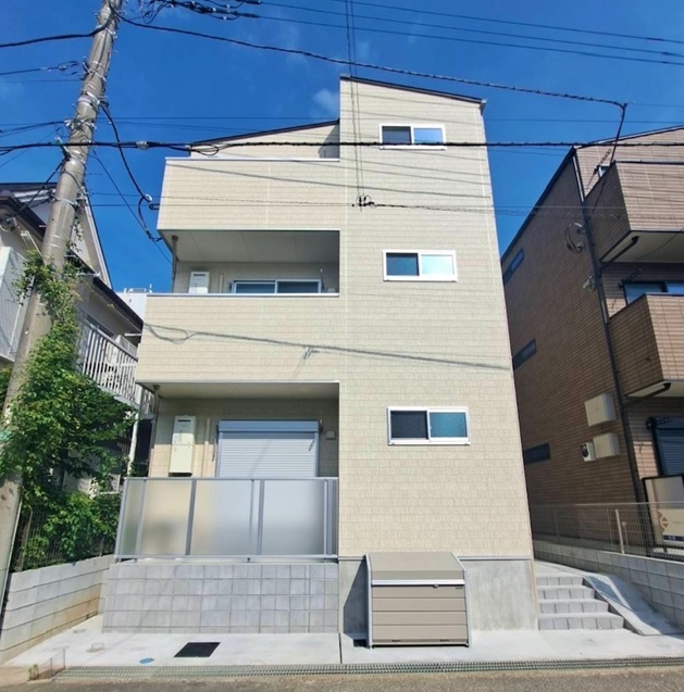 【TSR新松戸の建物外観】