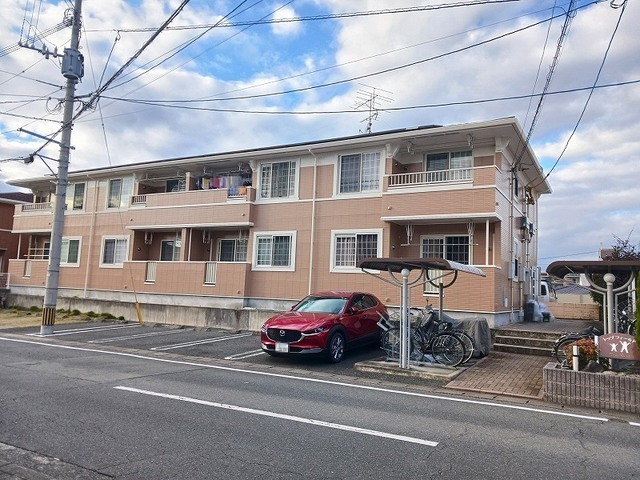 熊本市東区健軍本町のアパートの建物外観