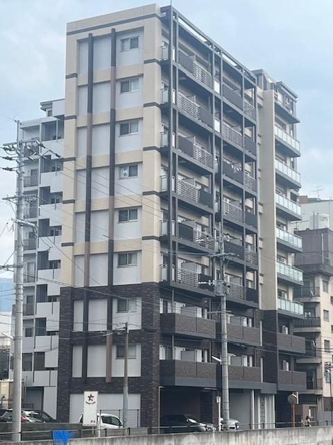 【北九州市小倉北区古船場町のマンションの建物外観】