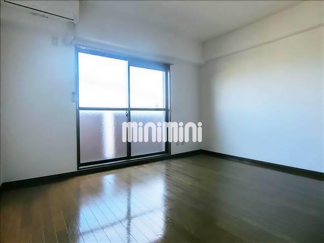 居室・リビング　８．２帖の洋室です。