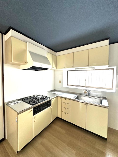 小石本町戸建のキッチン写真