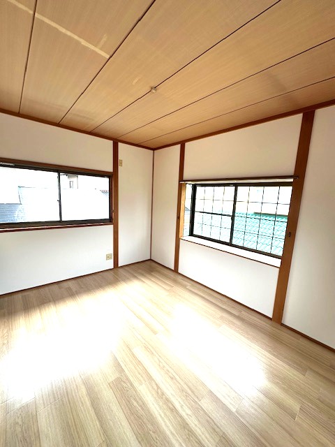 小石本町戸建の内装写真
