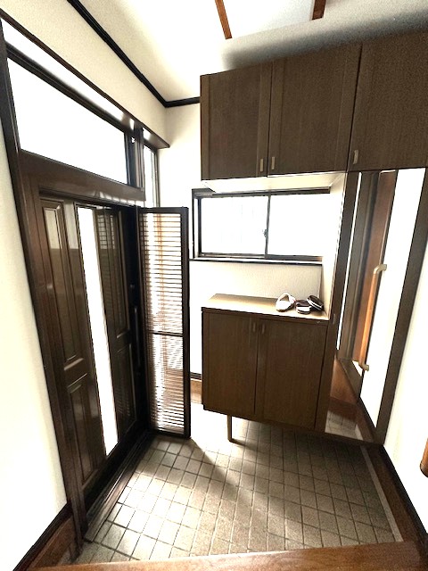 小石本町戸建の玄関写真