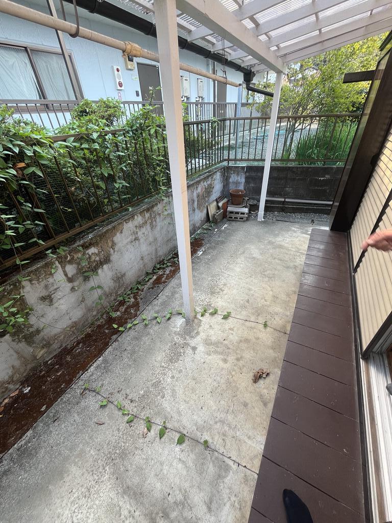 バルコニー　屋根付きの縁側