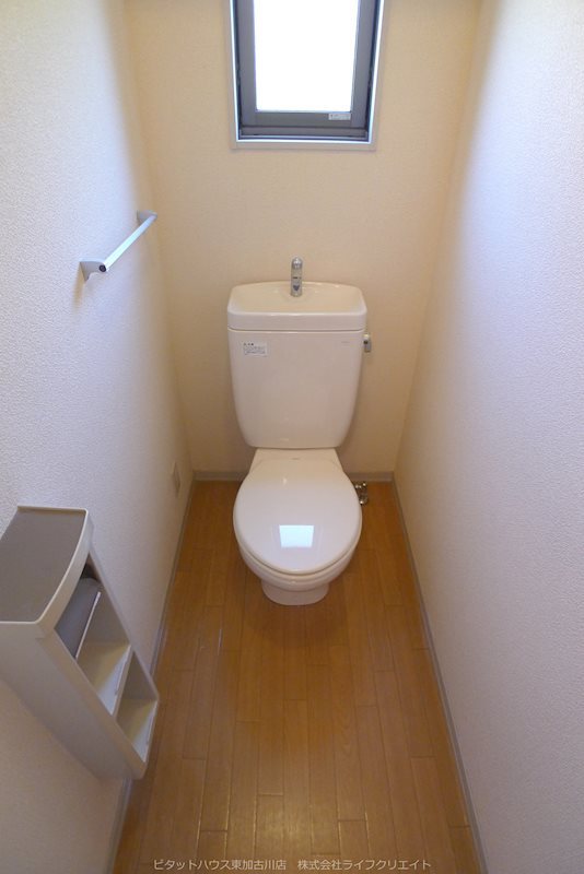 トイレ　写真は別部屋