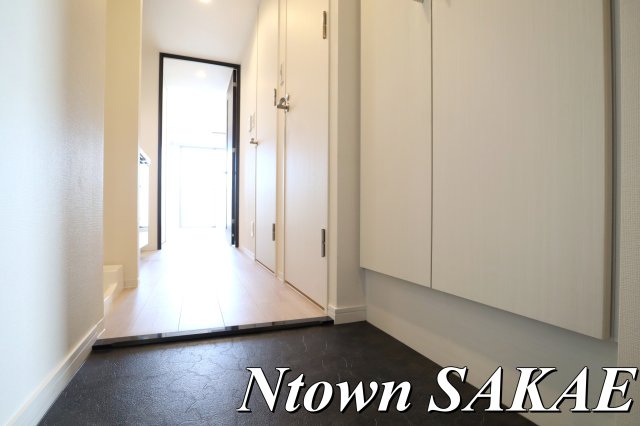 玄関　収納もある玄関です