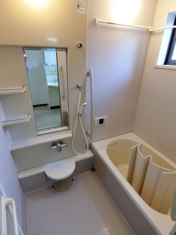 バス・シャワールーム　冬場に重宝する浴室給湯追焚。