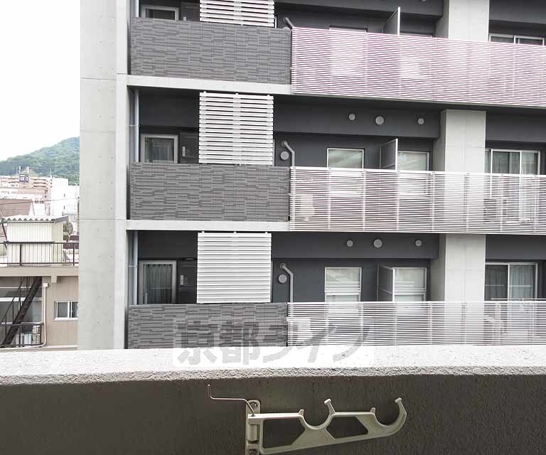 眺望　周囲には住宅が並びます。