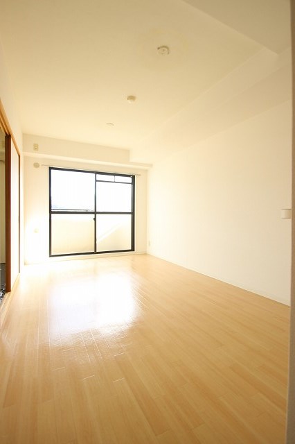 居室・リビング　別号室写真