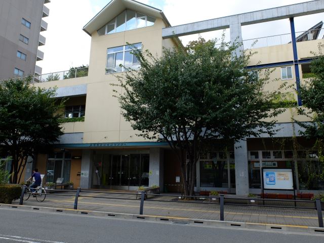 図書館　花小金井図書館（図書館）まで670m