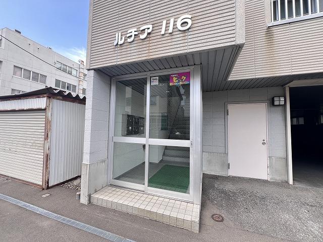 エントランス　エントランス