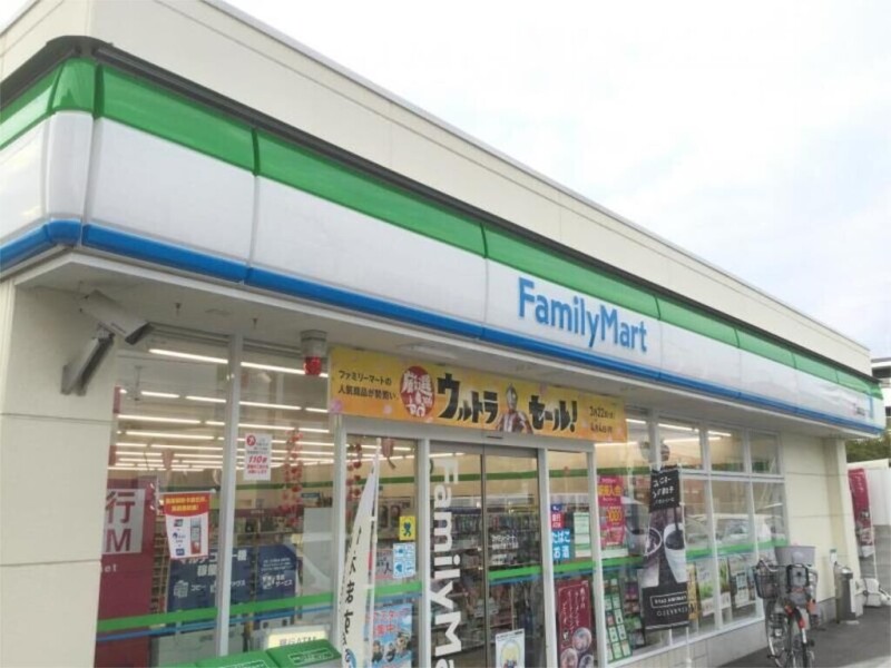 コンビニ　ファミリーマート福岡大楠一丁目店（コンビニ）まで1069m