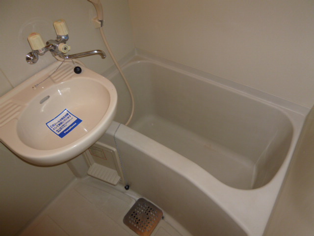 バス・シャワールーム　お風呂・洗面台