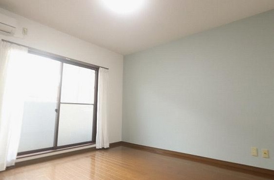 居室・リビング　※他号室の写真です