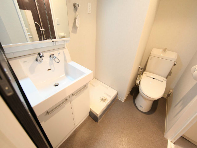 洗面設備　脱衣所　独立洗面台（シャンプードレッサー付）