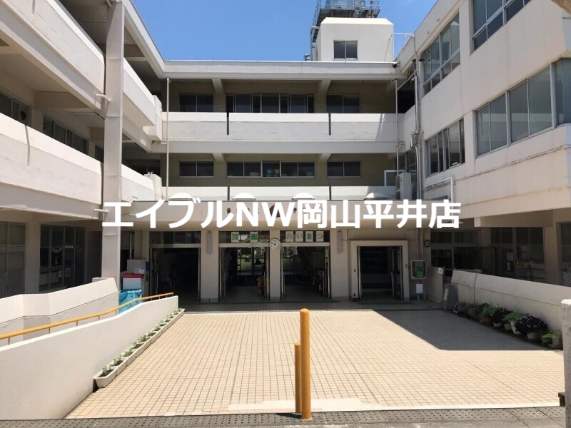 小学校　備前市立伊部小学校（小学校）まで809m