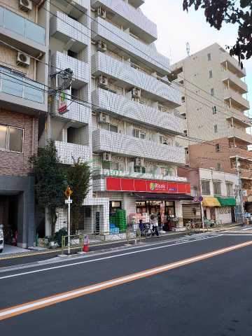 建物外観　グラチアトルリの外観