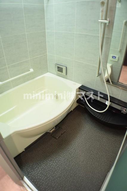 バス・シャワールーム　追い焚き機能、浴室暖房乾燥機付き