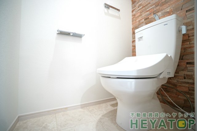 トイレ　温水洗浄便座