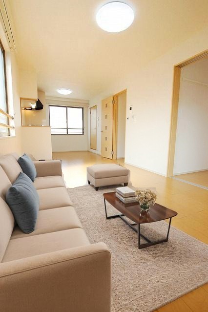 居室・リビング　ＣＧで家具等を配置したもので家具等は含まれません。