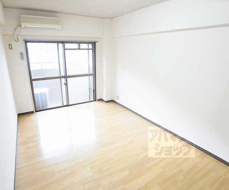 居室・リビング　使い易い洋室です