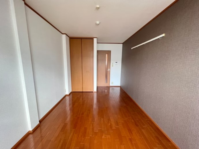 居室・リビング　内装は別部屋の参考写真です。