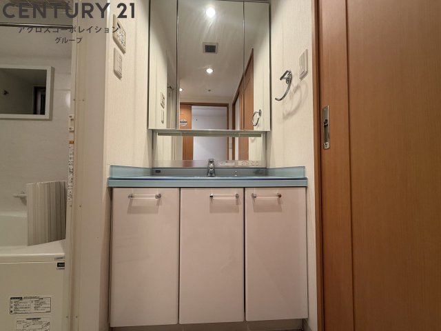 洗面設備　コンパクトで使いやすい洗面所