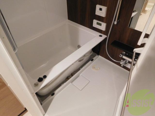 バス・シャワールーム　清潔感のあるお風呂です。