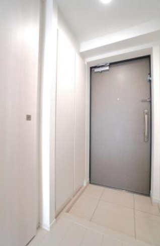 玄関　※別部屋の参考写真です。