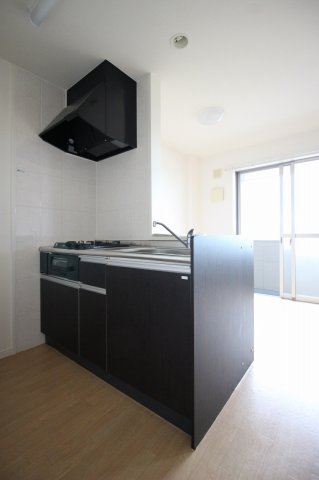 キッチン　コンパクトなキッチンで掃除もラクラク