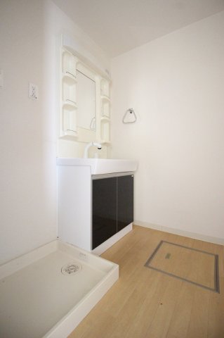 洗面設備　脱衣スペースもあります